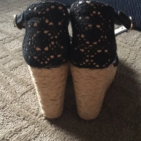 Steve Madden Black Lace Wedges, Size 8 1/2. - Picture 3 of 5